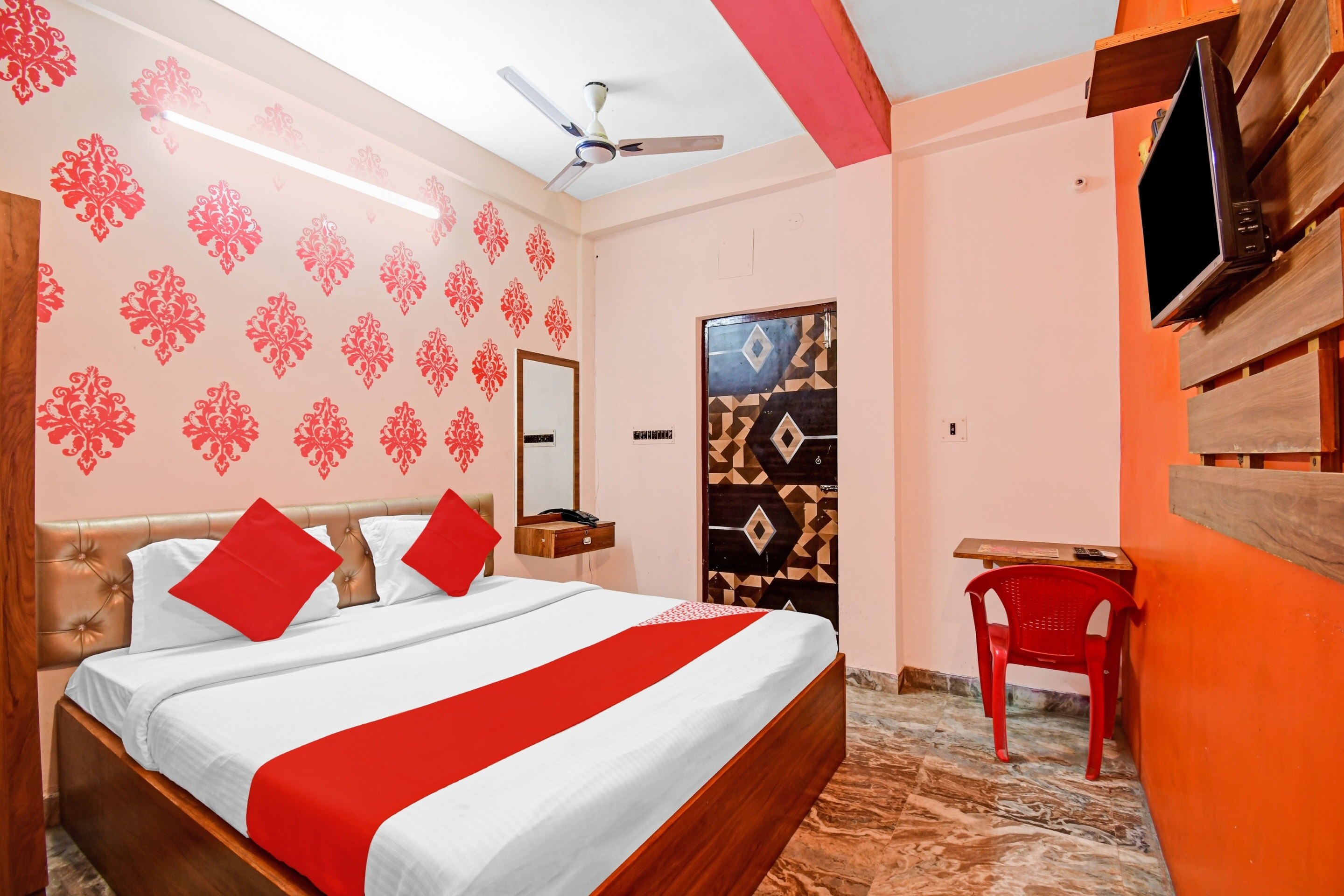 Hotel O Diamond Palace Guest House - Tap to explore photos