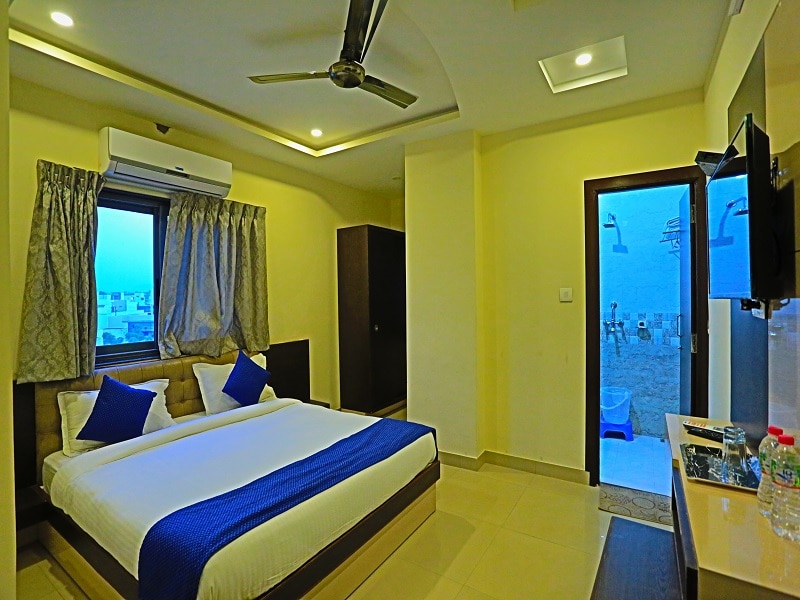 Hotel Suraj Palace - Tap to explore photos