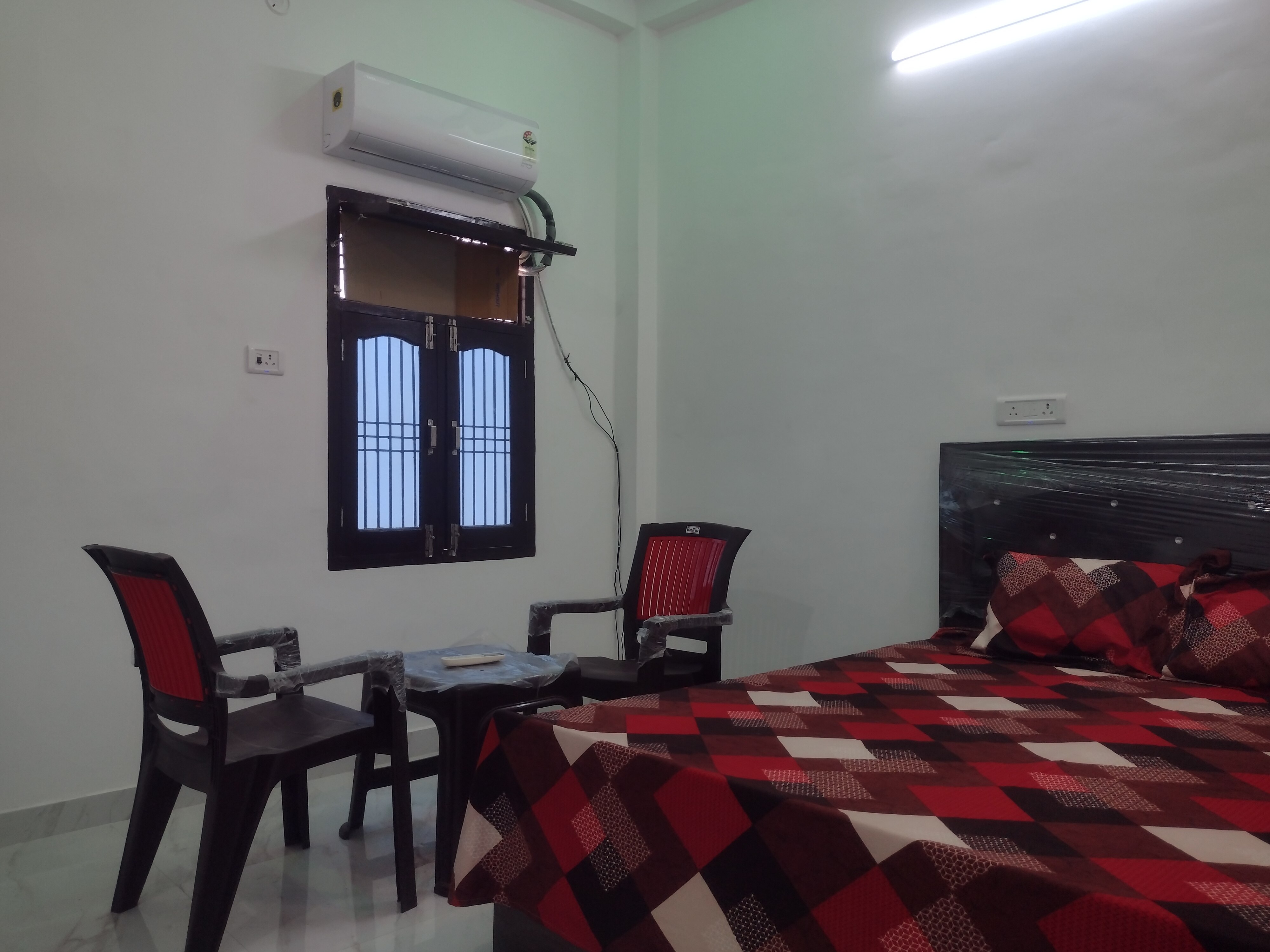 Sanghi Homestay - Tap to explore photos