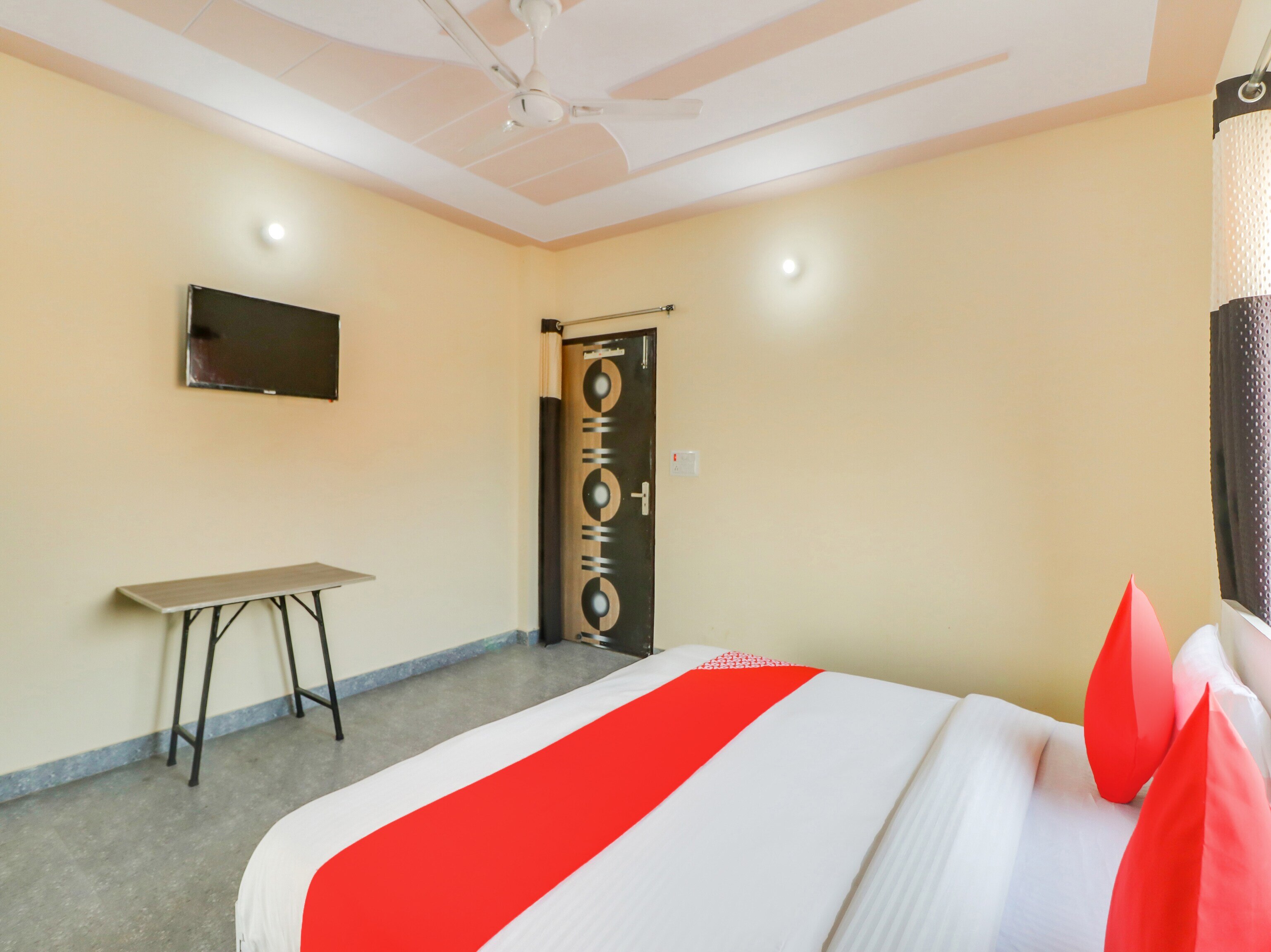 Hotel O Akash Guest House - Tap to explore photos