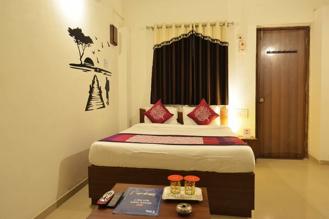 Hotel Meghdeep - Tap to explore photos