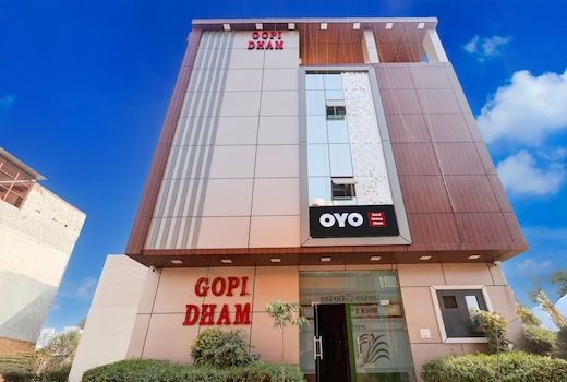 Hotel O Gopi Dham