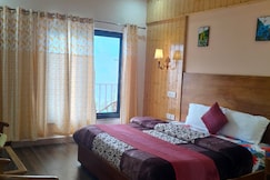 Looking mount Homestay, Joshimath