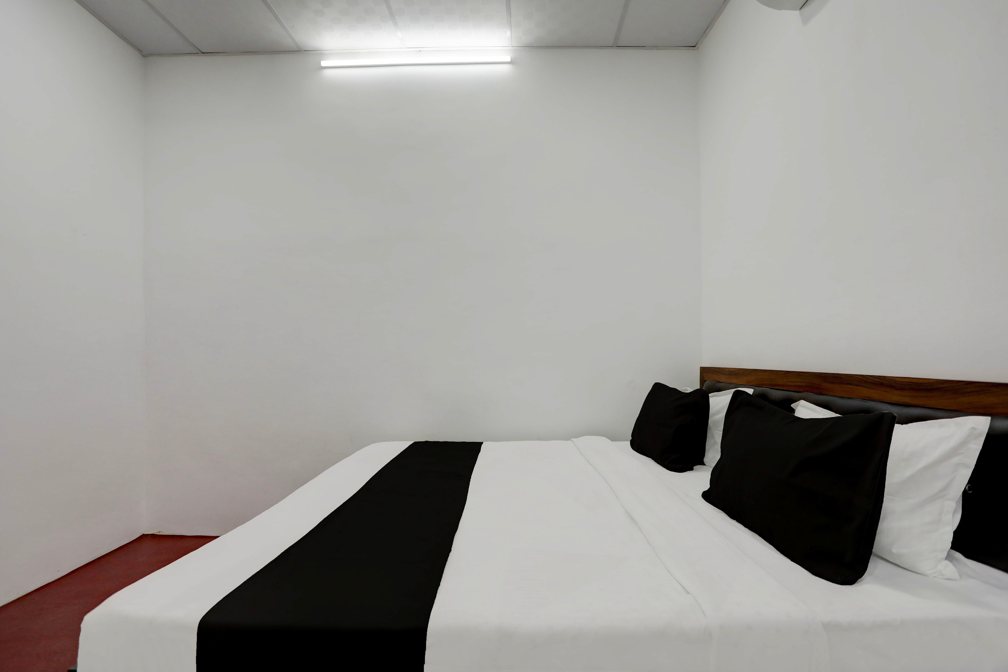 OYO 823935 Hotel Awadh Inn - Tap to explore photos