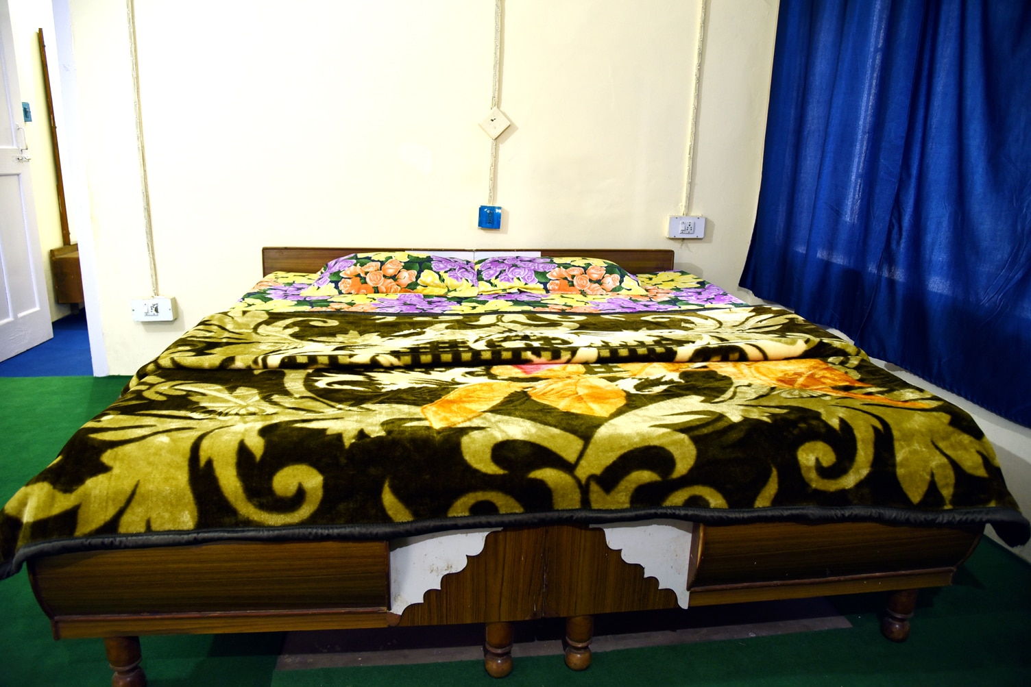 Hotel Anand Sundar - Tap to explore photos