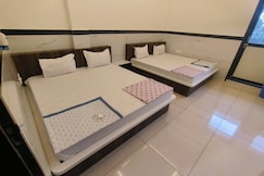 Hoel Shree Radhe Radhe, Khatu