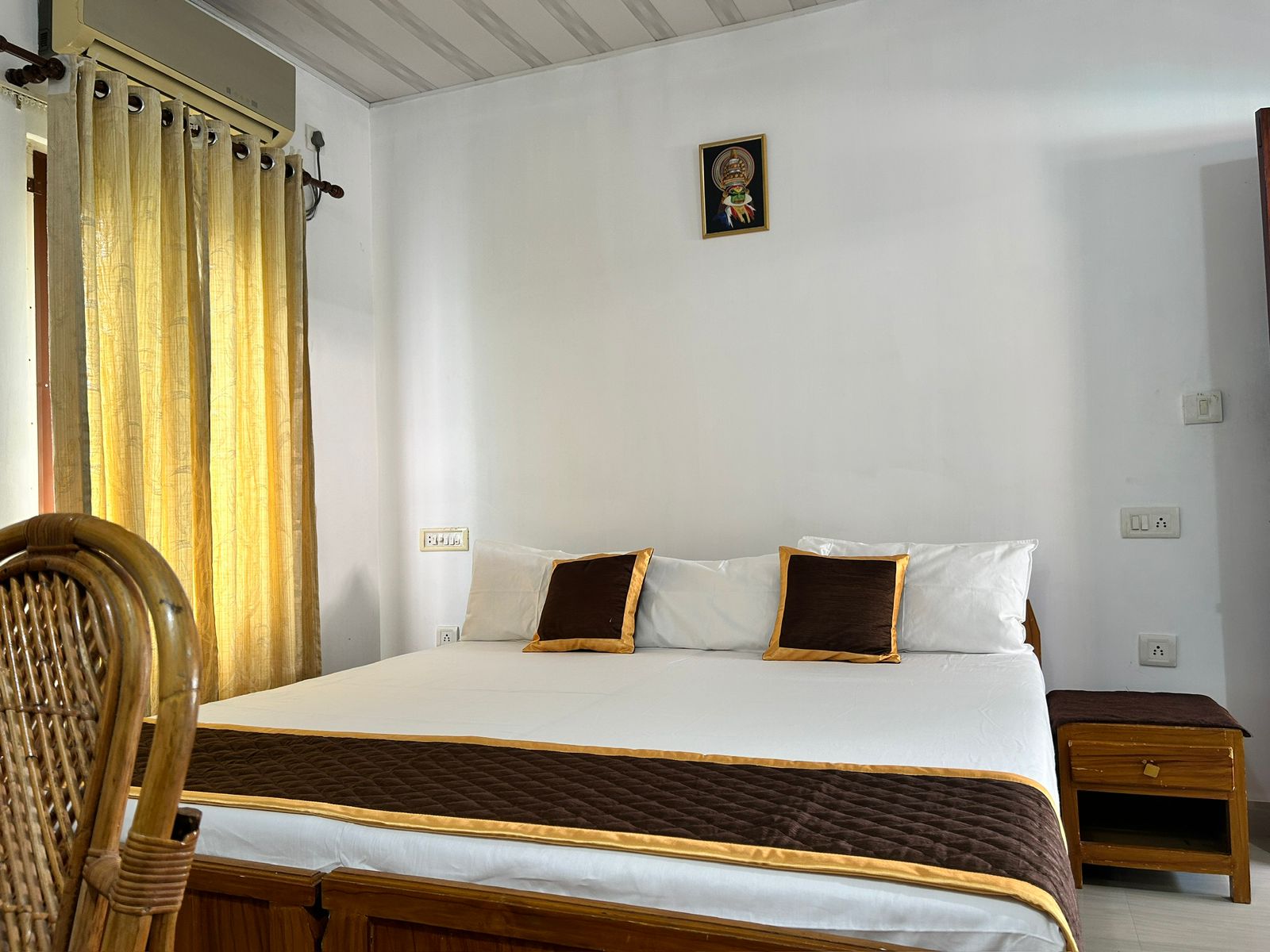 Silverweed Homestay - Tap to explore photos