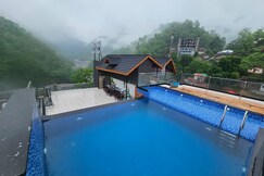 Hotel Limestarow, Rishikesh