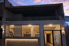 Thakurs home stay, Ujjain