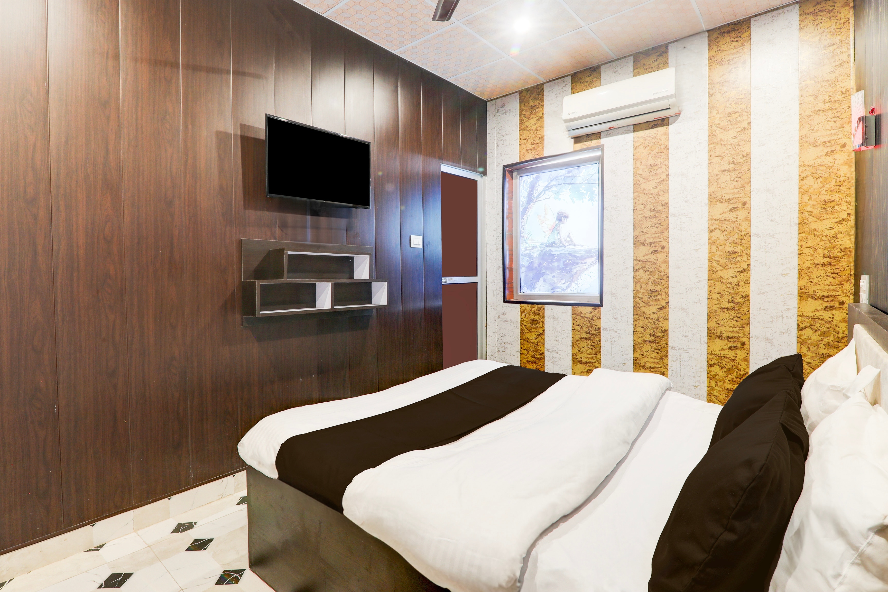 Hotel North Residency - Tap to explore photos