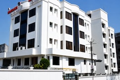 The Majestic Manor, Hingana