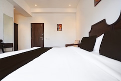 Super Townhouse Central Bazar Road Ramdaspeth, Nagpur