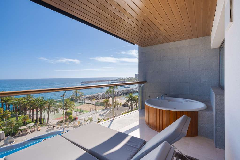 Radisson Blu Resort, Gran Canaria - Tap to explore photos