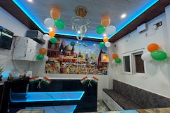 Neelkanth PG Stay | Walkable to Kashi Vishwanath Temple, Varanasi