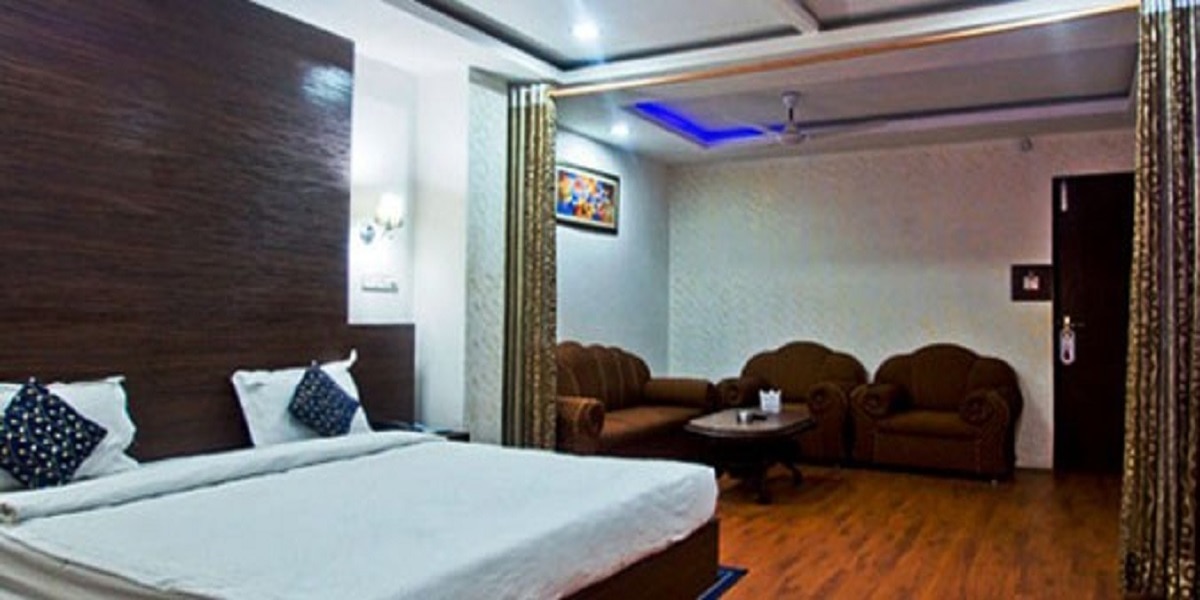 Hotel Monarch Inn Lucknow - Tap to explore photos
