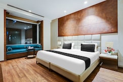 Super Townhouse Chhatarpur Near Metro Park, Delhi