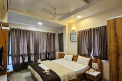 Hotel Royal Residency (100 Meters from Miraj Junction & Bus Stand), Ichalkaranji
