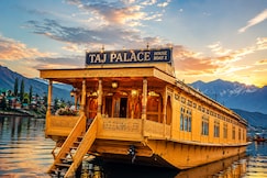 Heritage Deluxe AC Room -Taj palace house boat 2, Srinagar
