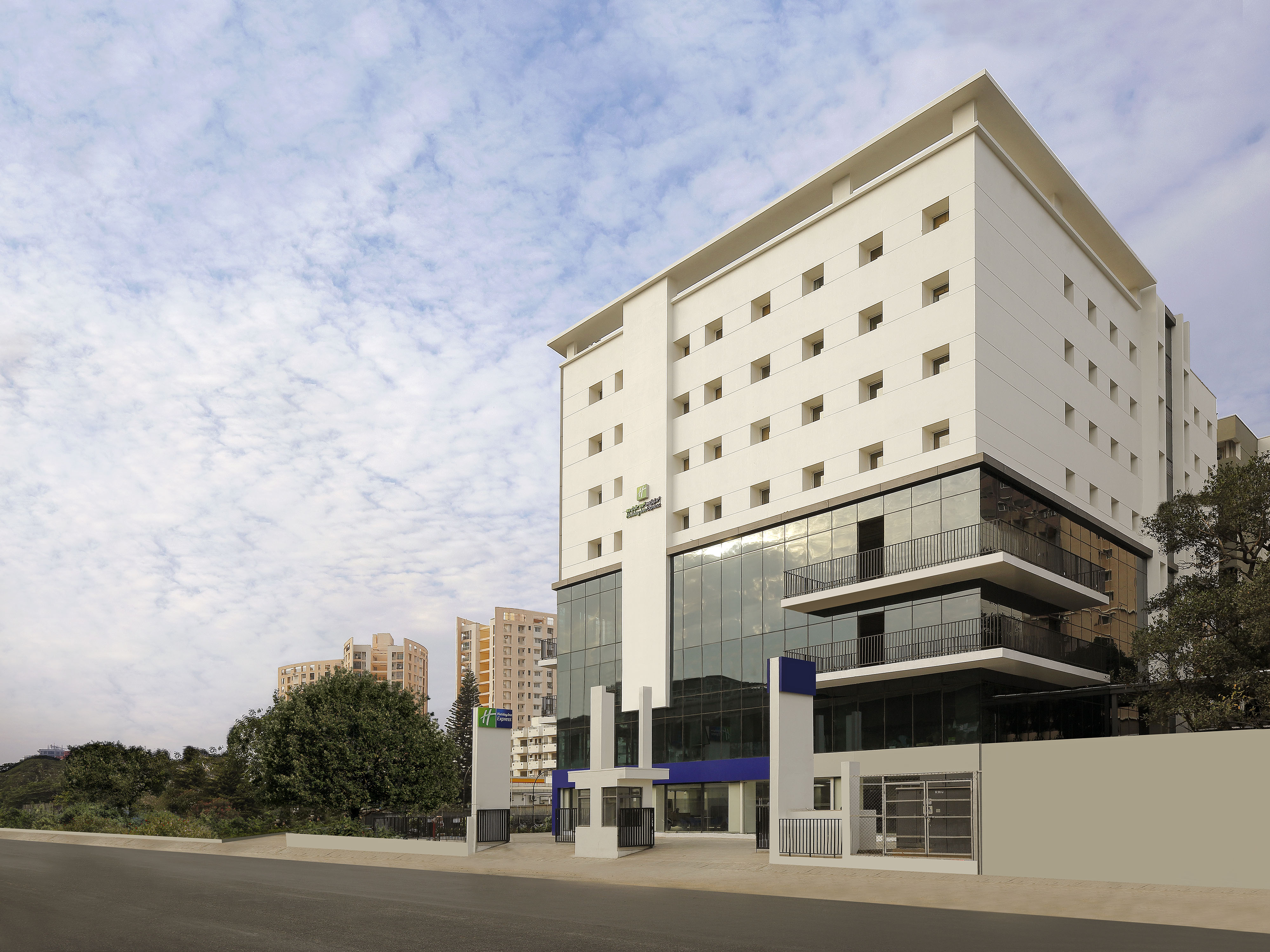 Holiday Inn Express Bengaluru Yeshwantpur Best Rates on Bangalore Hotel