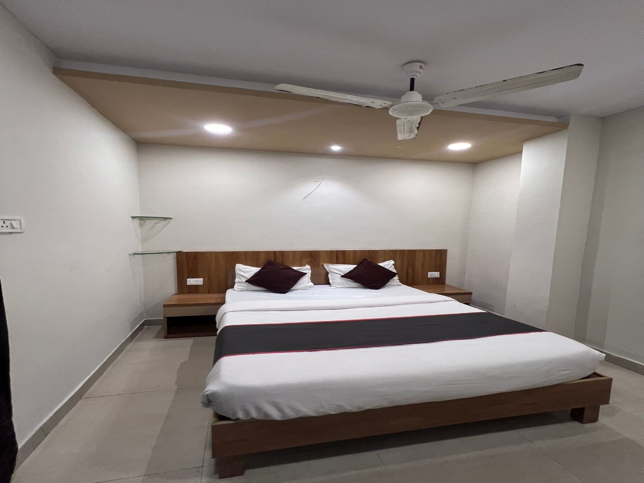 Hotel Convivial Stay - Tap to explore photos