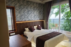 Zenith Twilight | 2BHK Villa with Cliff-View, Thiruvilwamala