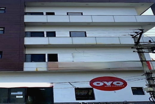 OYO 702594 THE KNIGHT INN