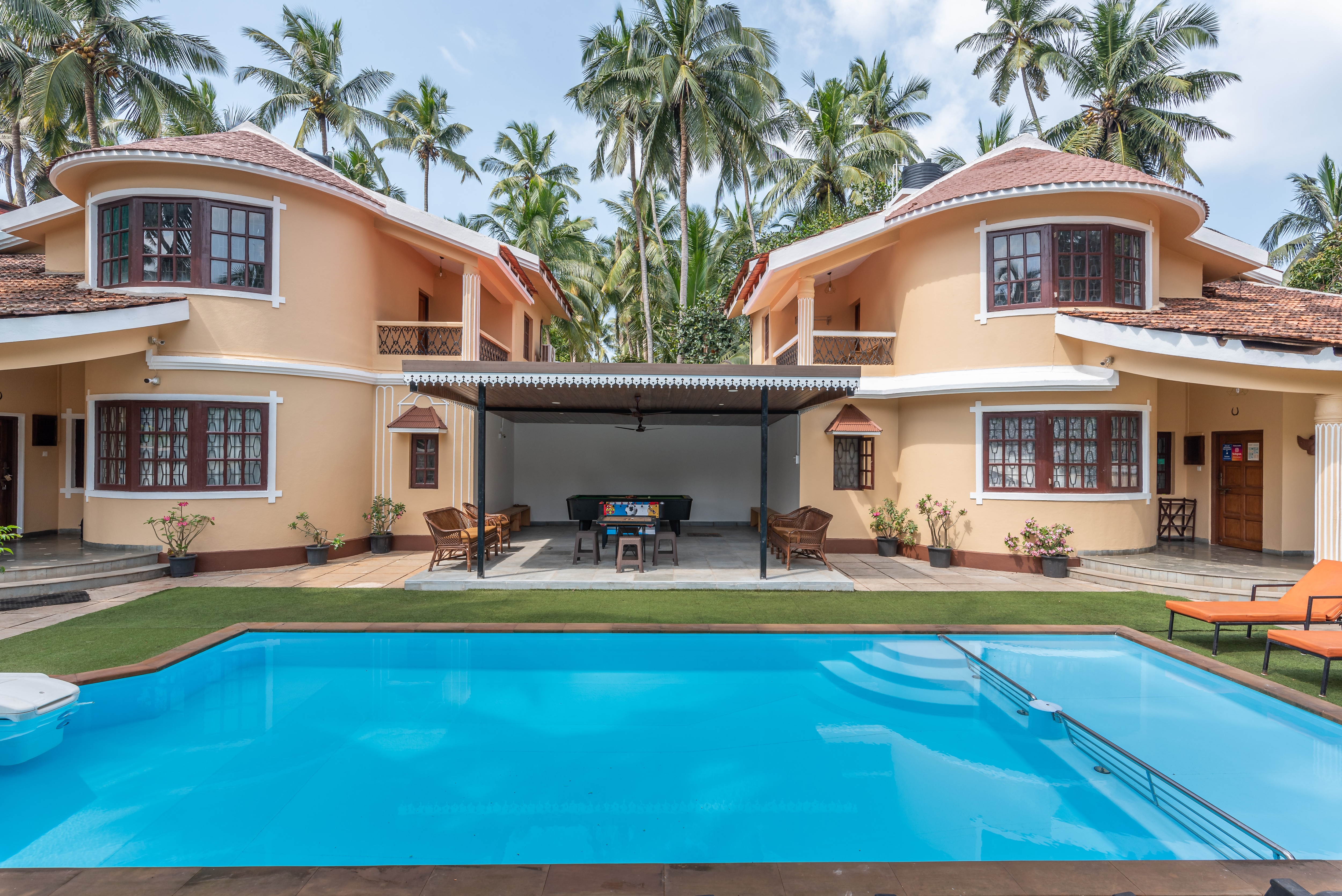 Villa Calangute Phase 3 & 4 - Private 6BHK Villa with Pool, Foosball and Caroom - Tap to explore photos