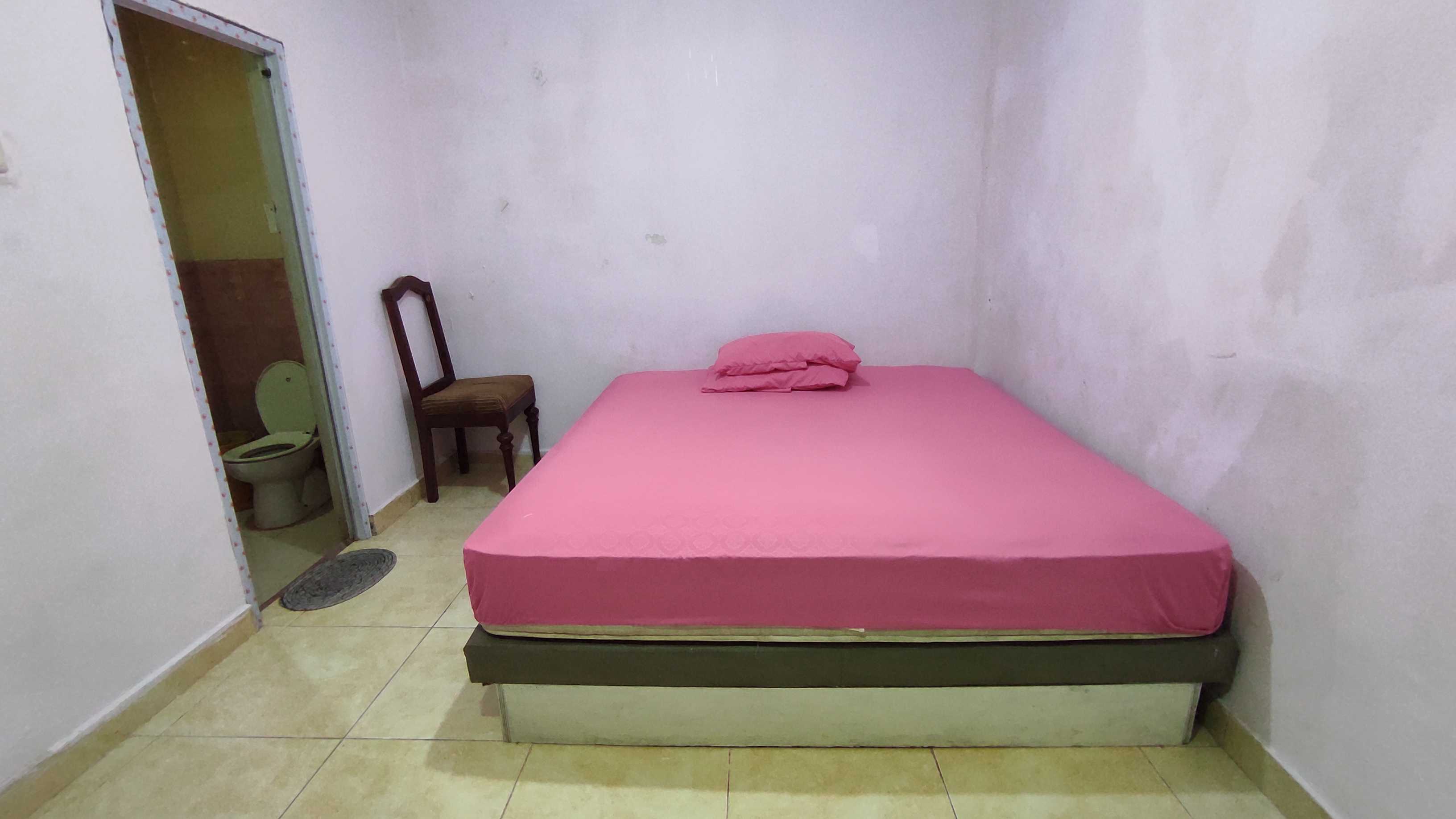 OYO 93299 Homestay Aqsa - Tap to explore photos