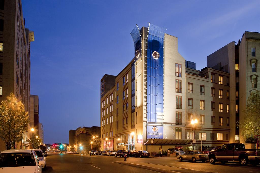 DoubleTree by Hilton Boston - Downtown - Tap to explore photos