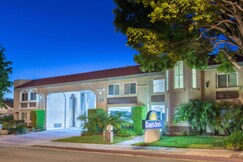 Days Inn by Wyndham Near City Of Hope, Los Angeles