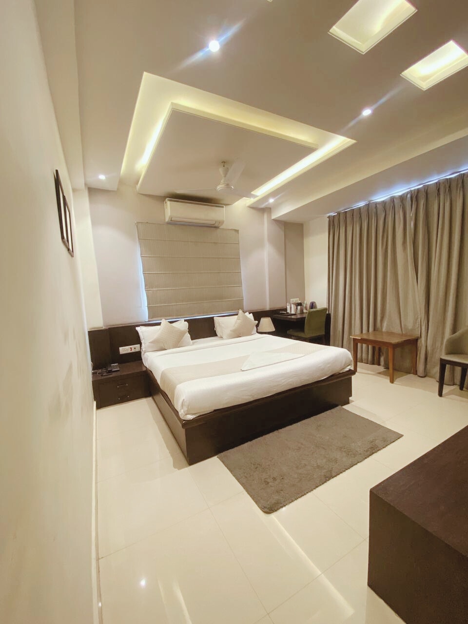 HOTEL MANISHA INTERNATIONAL - Tap to explore photos