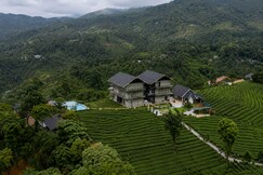 Ice Hills, Vagamon