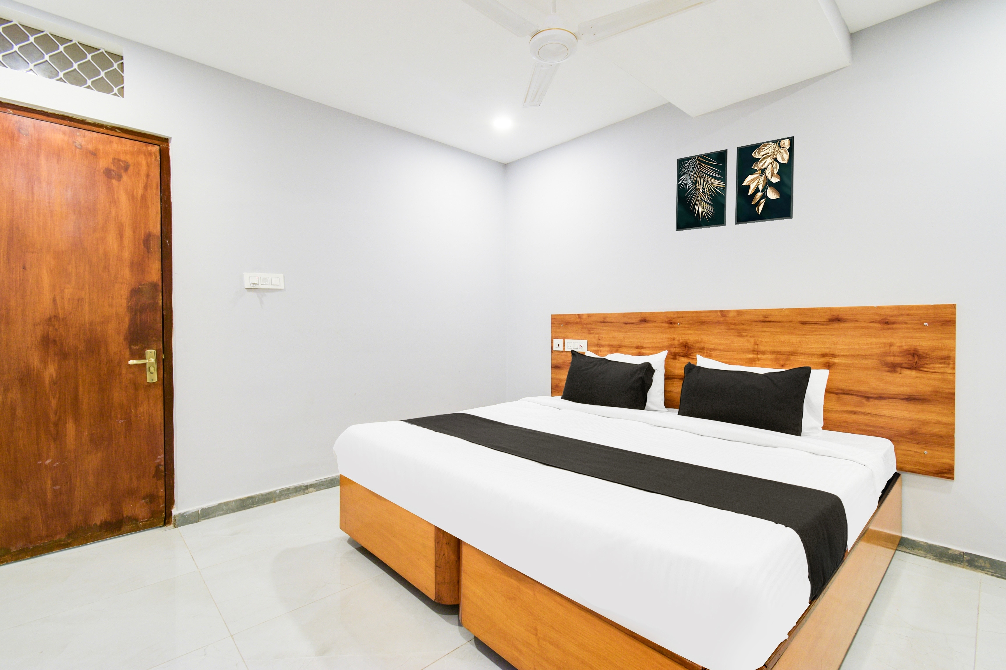 Super Hotel O Vaishnavi Classic - Tap to explore photos