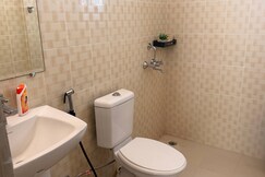Premium Aura Stays 2 BHK Luxury Family Stay, Agra