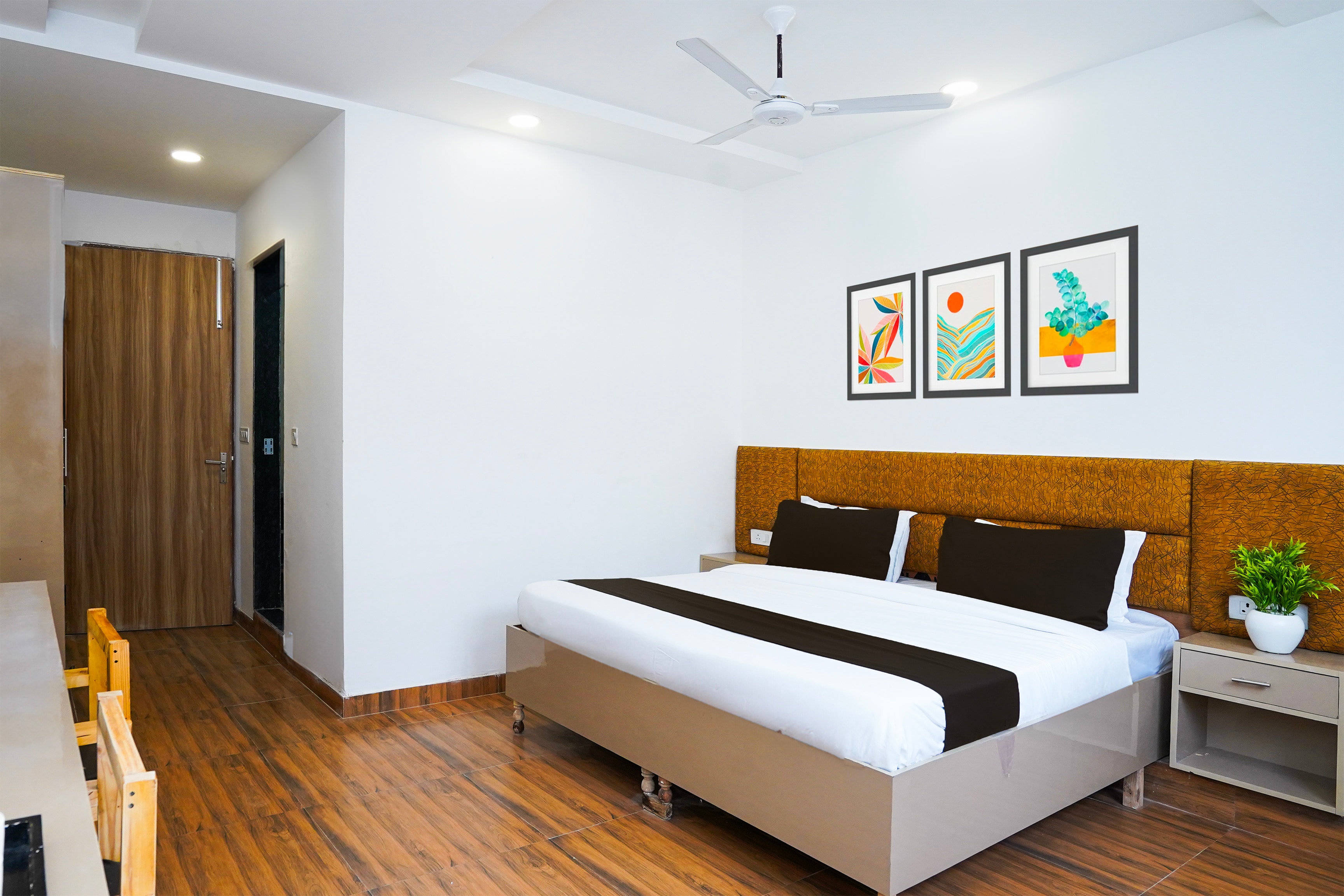 Super Hotel O Sky Suites Hotel Noida Sec 44 Near botanical Metro - Tap to explore photos