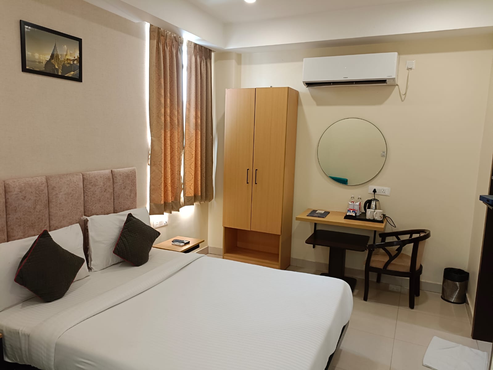 Hotel Yathart Inn , Varanasi - Tap to explore photos