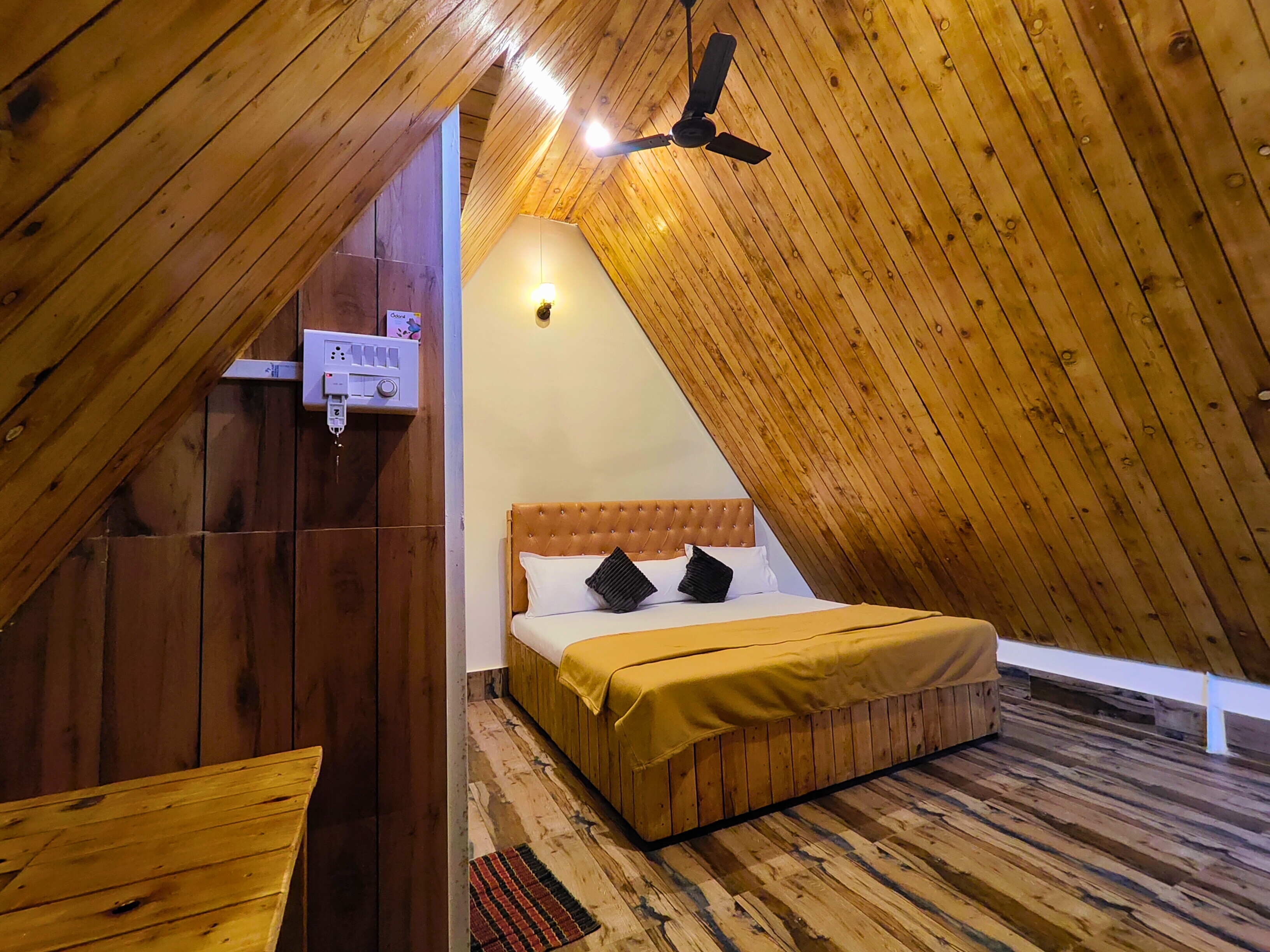 Non AC Triangle Couple Cottage 1