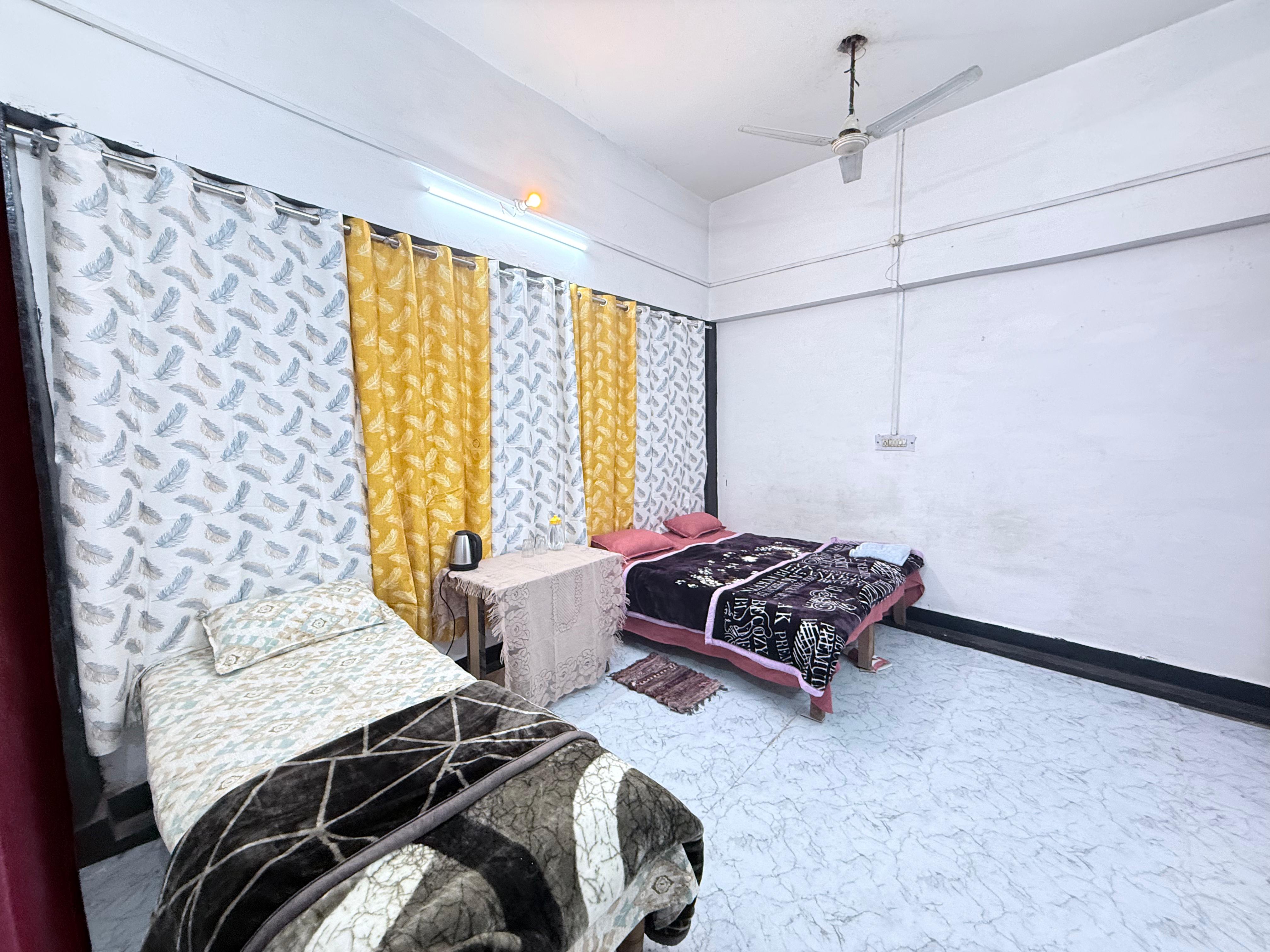 Hotel sangam - Tap to explore photos