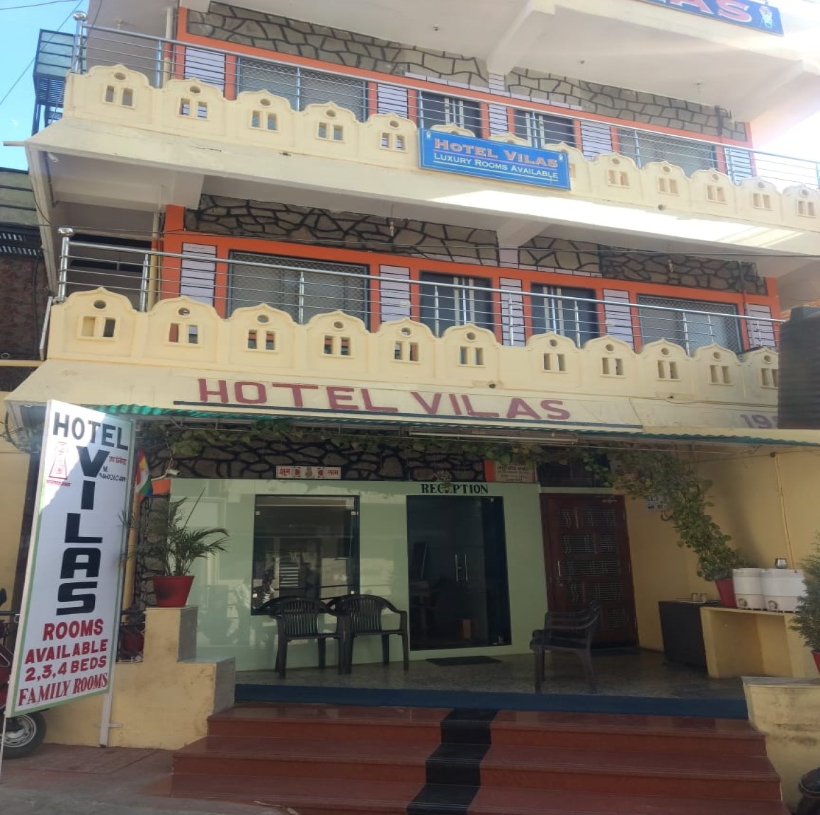 Hotel Vilas - Tap to explore photos