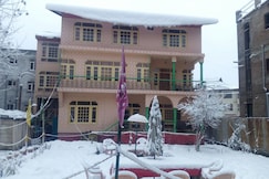 Shafeeq Guest House, Srinagar