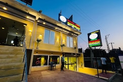 Baba Neem Karoli Bhawan | 3 km away from Ramjambhoomi, Ayodhya