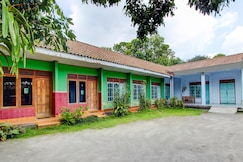Hotel O Pondok Wisata Kurniawan 2NearWonogondang Camp ( Bumi Perkemahan Wonogondang ), Sleman