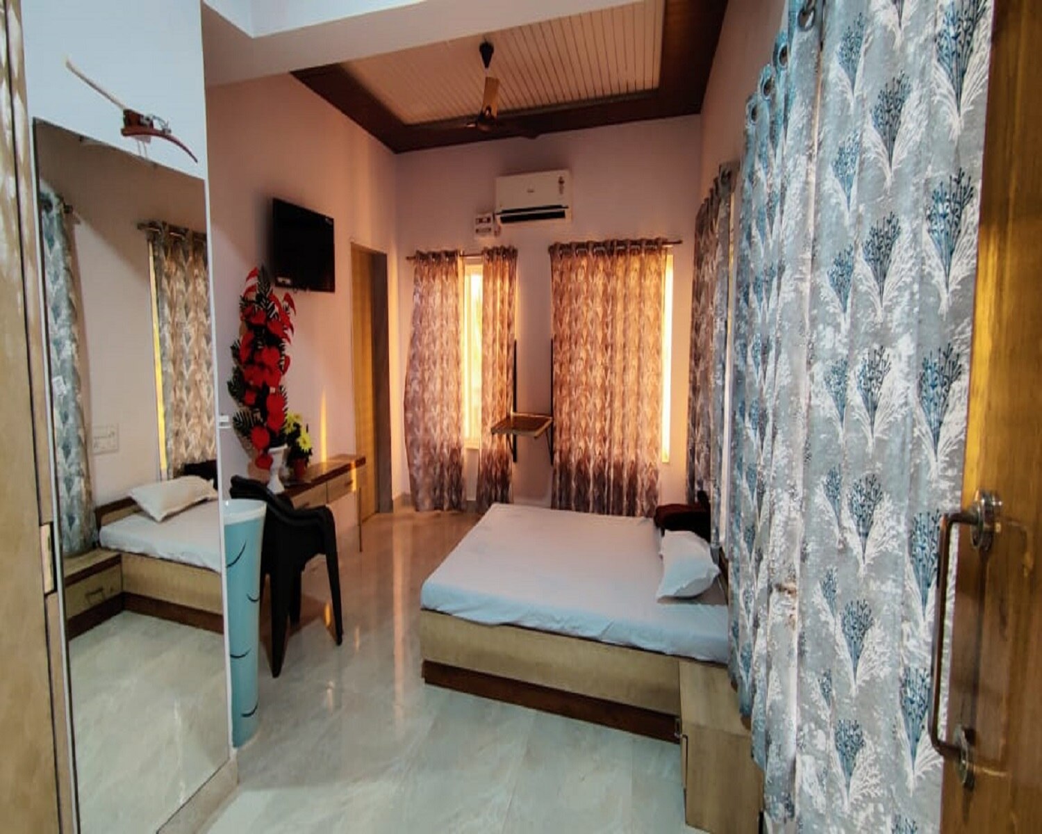 Pratik Farm House - Tap to explore photos