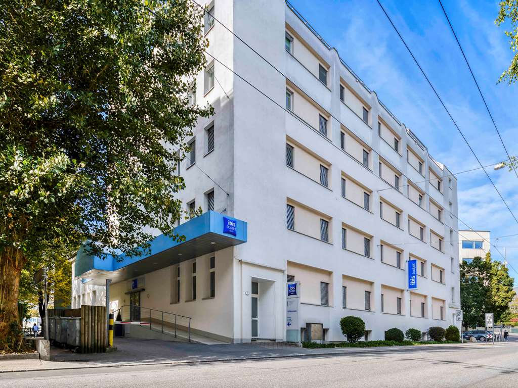 ibis budget Luzern City - Tap to explore photos