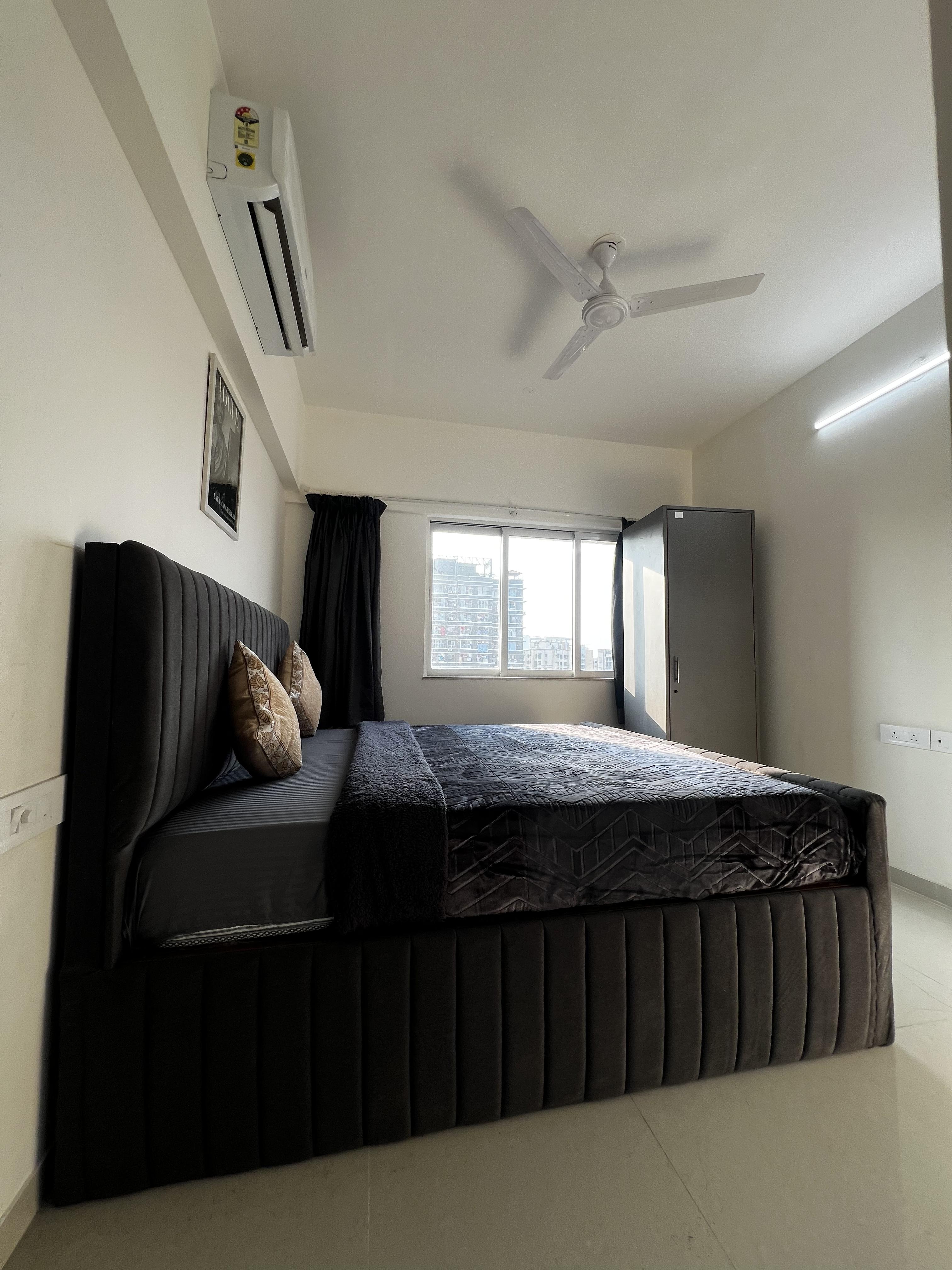 Kova Luxury Service Apartment - Tap to explore photos