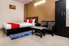 Collection O Ramji Grand Near Tdi Mall, Delhi