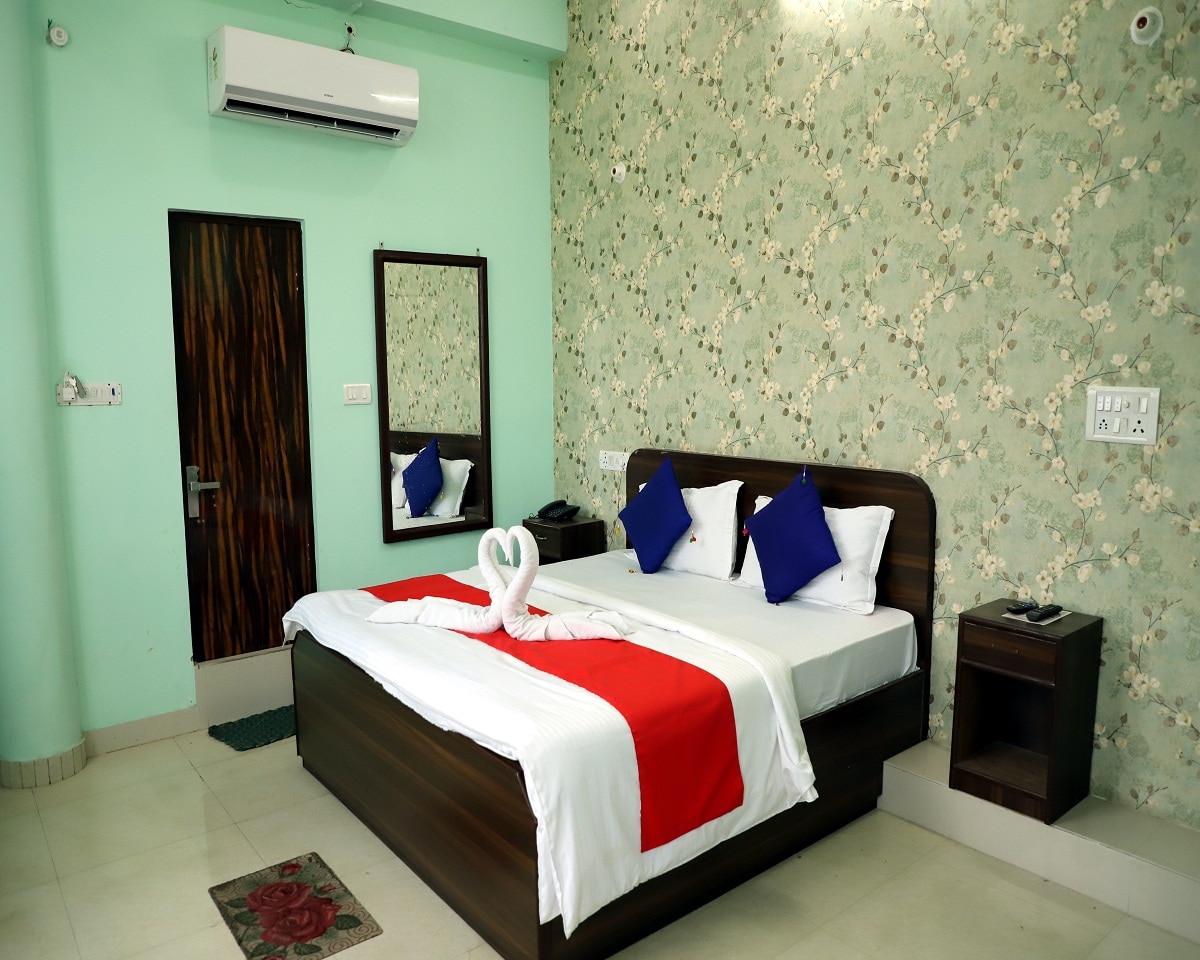 Hotel Ananta - Tap to explore photos