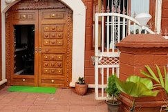 Redstone House by Ekdant Holiday Home, Ganpatipule