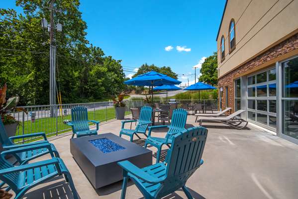 SureStay Plus Hotel by Best Western Elizabethtown Hershey - Tap to explore photos