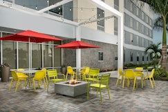 Home2 Suites by Hilton Fort Myers Airport, Lee, Florida